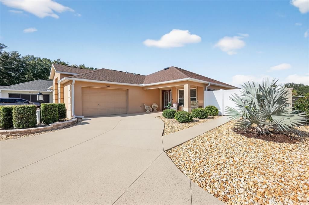 Active With Contract: $425,000 (3 beds, 2 baths, 1635 Square Feet)