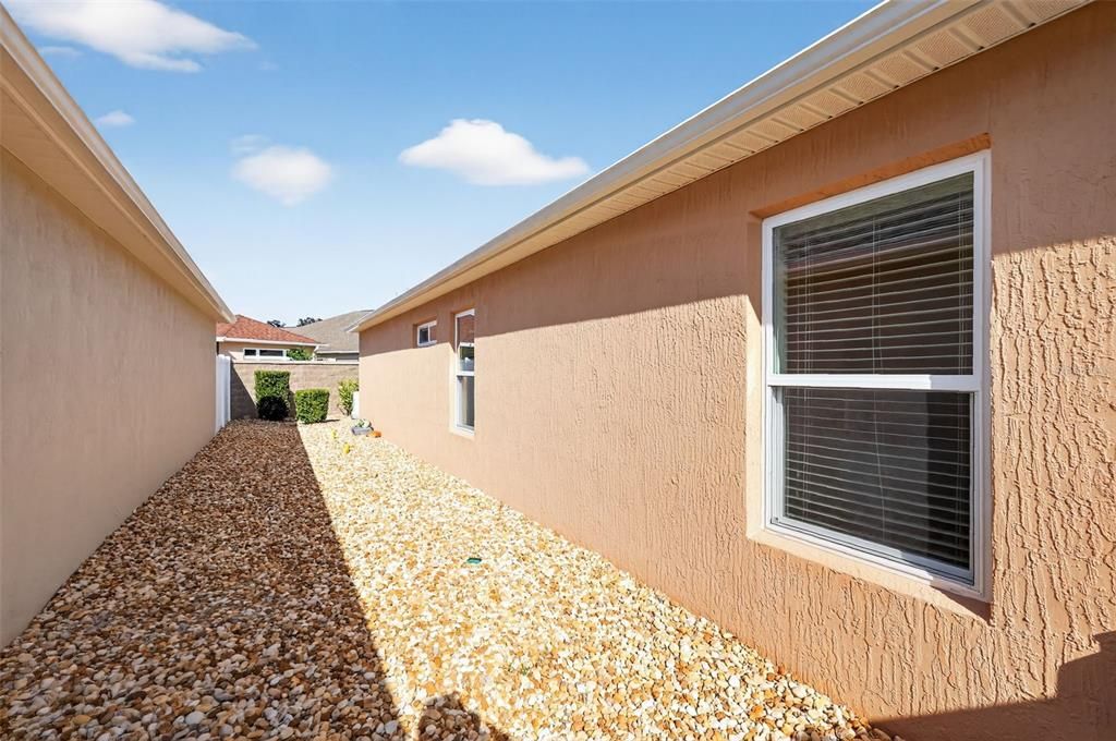 Active With Contract: $425,000 (3 beds, 2 baths, 1635 Square Feet)