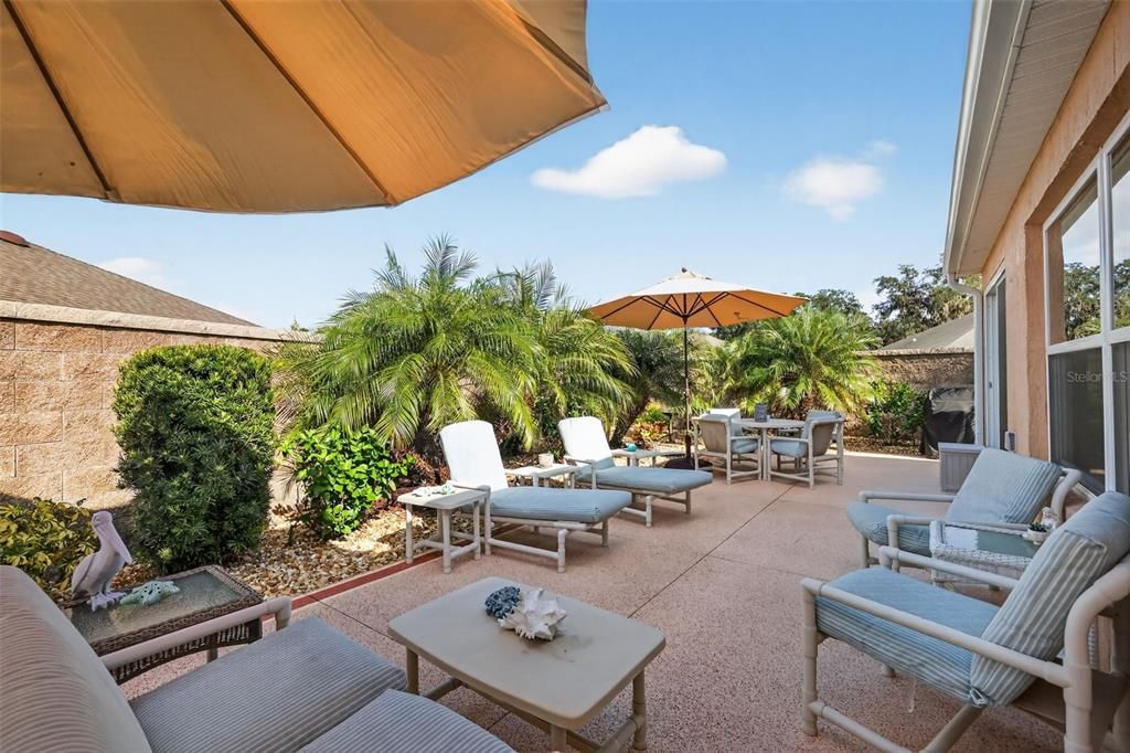 Active With Contract: $425,000 (3 beds, 2 baths, 1635 Square Feet)