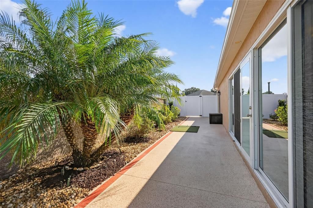 Active With Contract: $425,000 (3 beds, 2 baths, 1635 Square Feet)