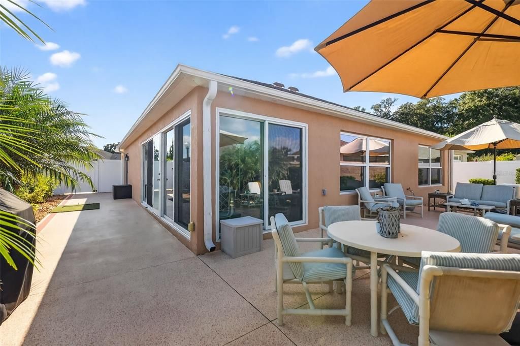 Active With Contract: $425,000 (3 beds, 2 baths, 1635 Square Feet)