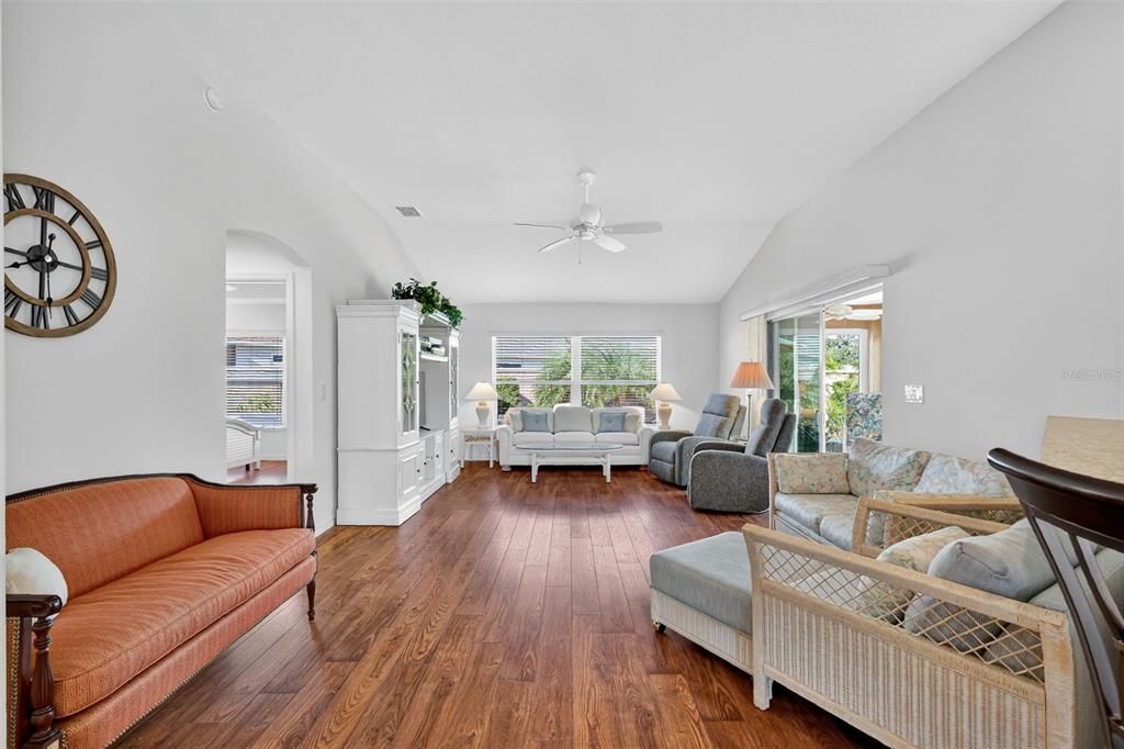 Active With Contract: $425,000 (3 beds, 2 baths, 1635 Square Feet)