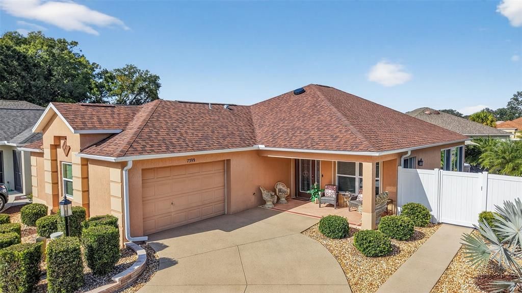 Active With Contract: $425,000 (3 beds, 2 baths, 1635 Square Feet)