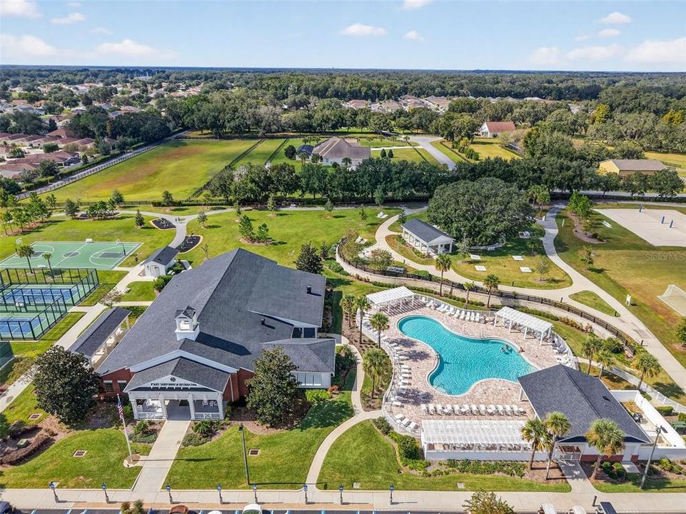 Active With Contract: $425,000 (3 beds, 2 baths, 1635 Square Feet)