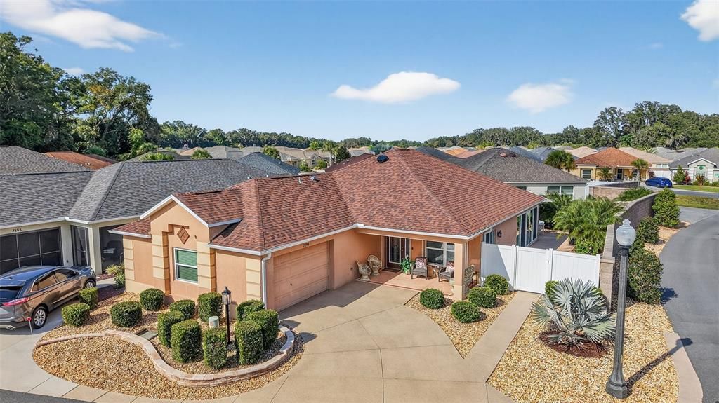 Active With Contract: $425,000 (3 beds, 2 baths, 1635 Square Feet)