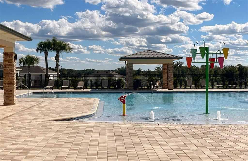 待售: $399,999 (4 贝兹, 2 浴室, 2660 平方英尺)