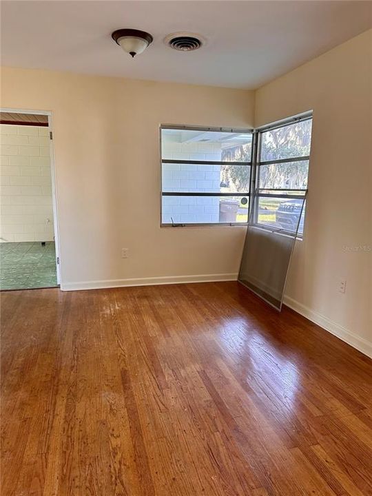 For Rent: $1,850 (2 beds, 2 baths, 1296 Square Feet)
