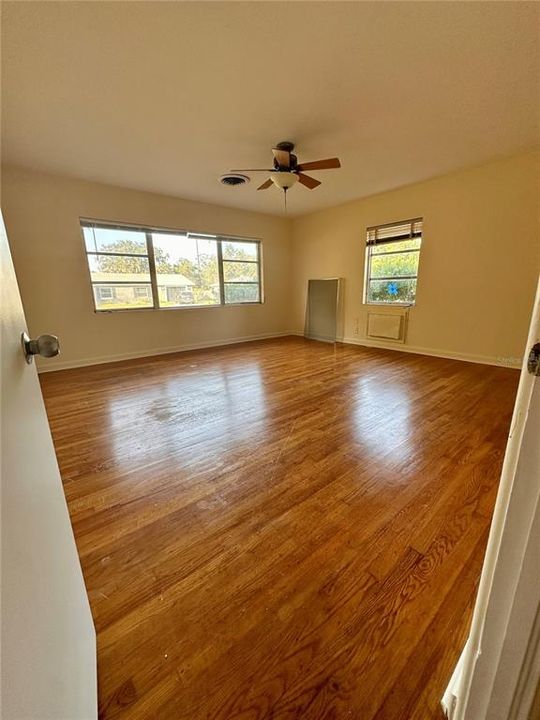 For Rent: $1,850 (2 beds, 2 baths, 1296 Square Feet)