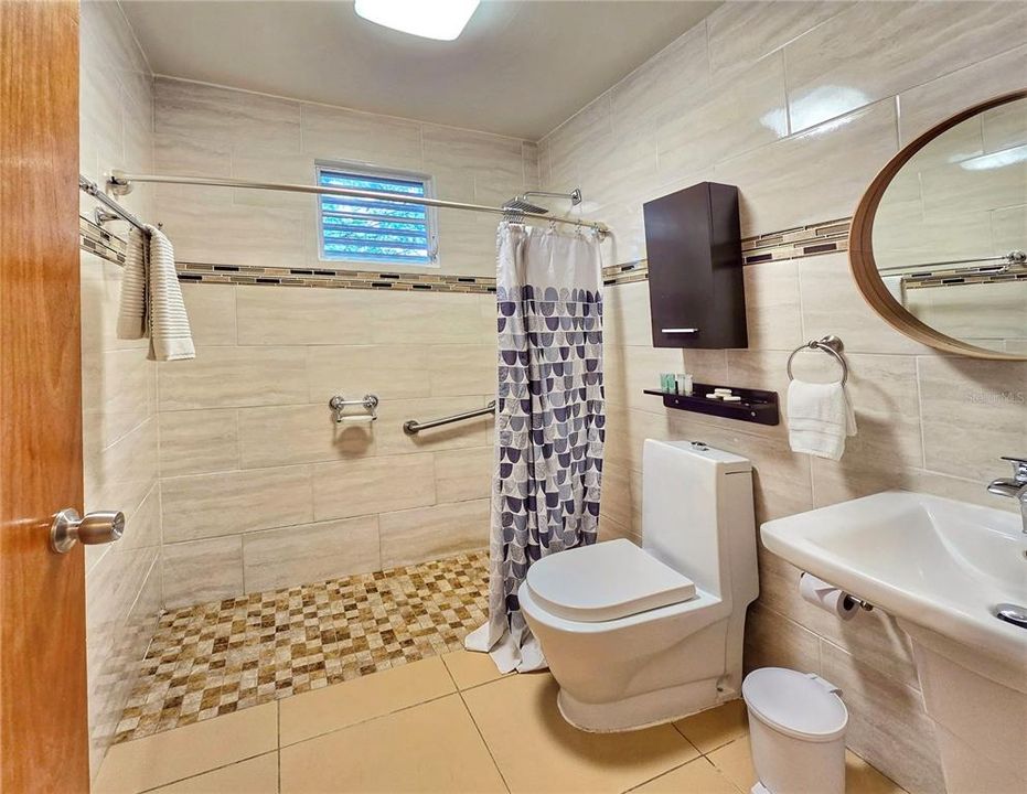 待售: $975,000 (5 贝兹, 6 浴室, 3000 平方英尺)