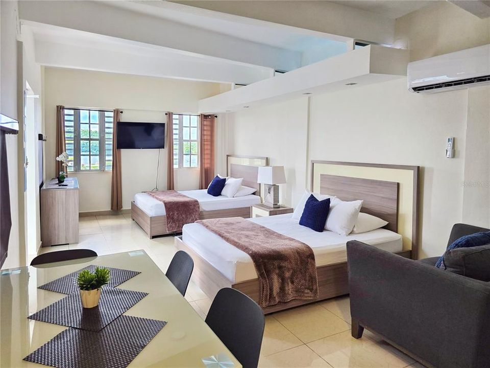 待售: $975,000 (5 贝兹, 6 浴室, 3000 平方英尺)