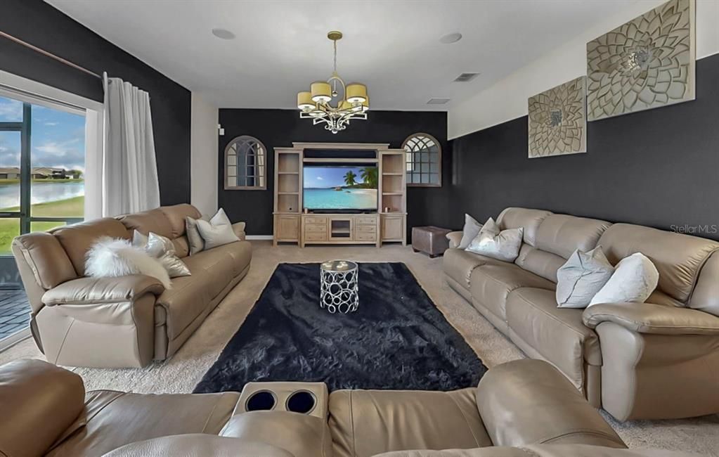 На продажу: $625,000 (5 спален, 3 ванн, 3711 Квадратных фут)