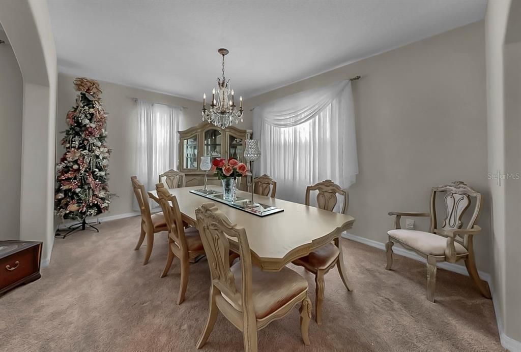 На продажу: $625,000 (5 спален, 3 ванн, 3711 Квадратных фут)