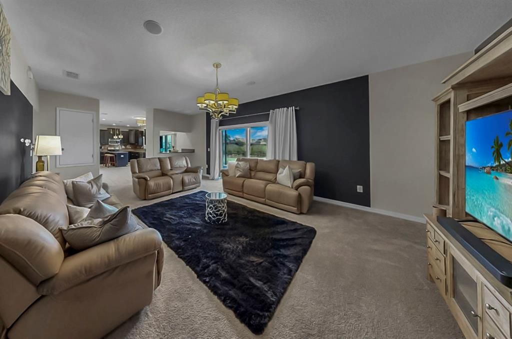 На продажу: $625,000 (5 спален, 3 ванн, 3711 Квадратных фут)