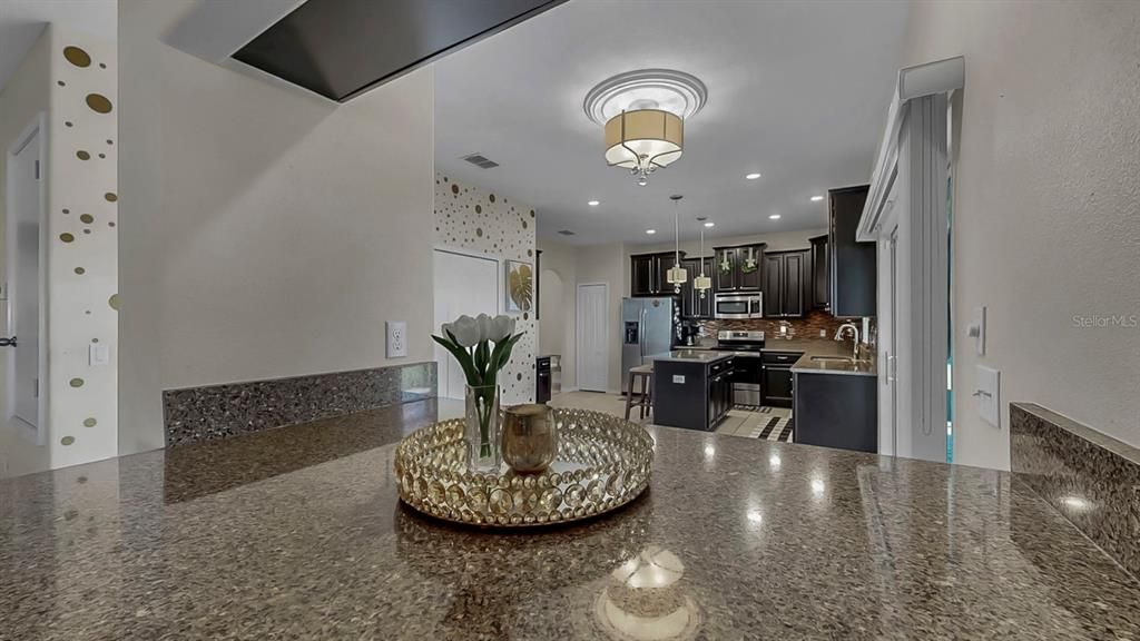 На продажу: $625,000 (5 спален, 3 ванн, 3711 Квадратных фут)