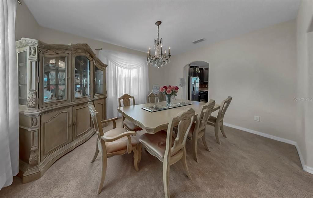 На продажу: $625,000 (5 спален, 3 ванн, 3711 Квадратных фут)