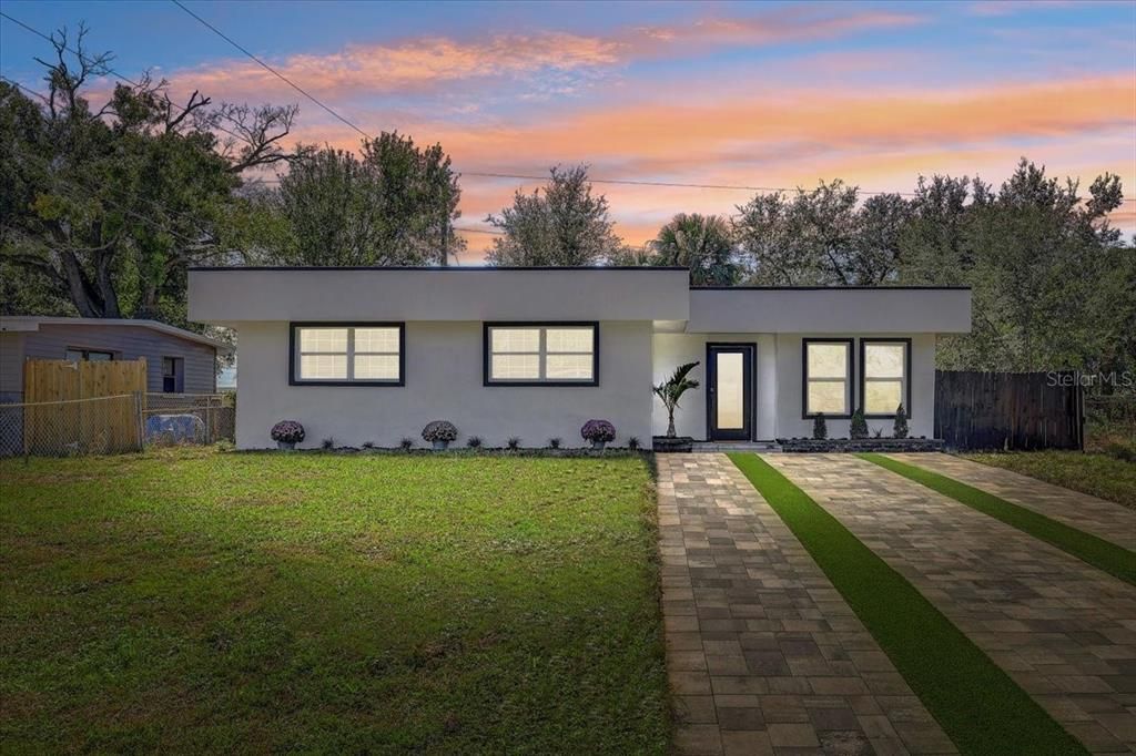 Activo con contrato: $360,000 (3 camas, 2 baños, 1193 Pies cuadrados)