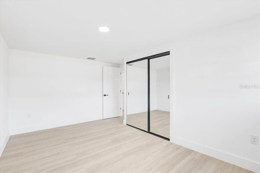 Activo con contrato: $360,000 (3 camas, 2 baños, 1193 Pies cuadrados)