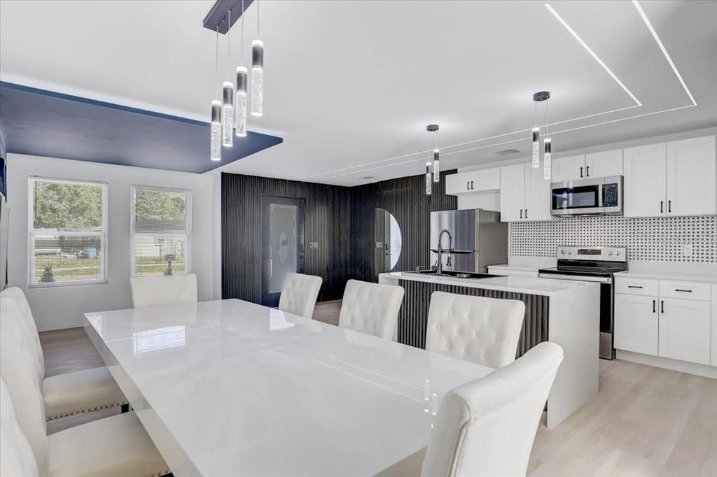 Activo con contrato: $360,000 (3 camas, 2 baños, 1193 Pies cuadrados)