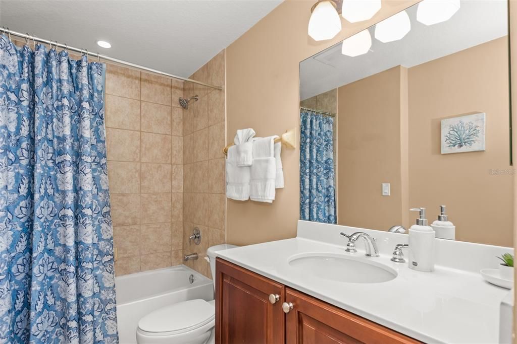 Active With Contract: $599,000 (3 beds, 3 baths, 1980 Square Feet)