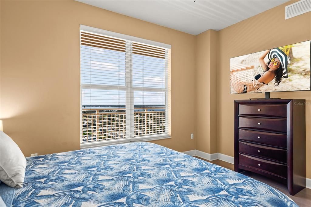 Active With Contract: $599,000 (3 beds, 3 baths, 1980 Square Feet)