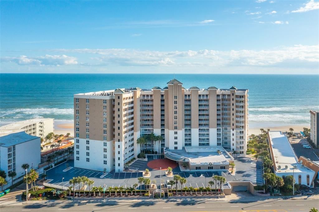 Active With Contract: $599,000 (3 beds, 3 baths, 1980 Square Feet)