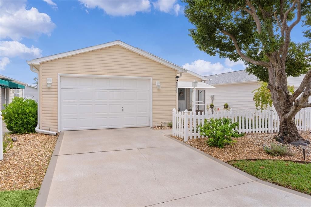 En Venta: $281,000 (2 camas, 2 baños, 1121 Pies cuadrados)