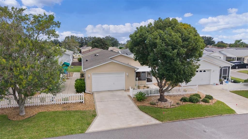 En Venta: $281,000 (2 camas, 2 baños, 1121 Pies cuadrados)