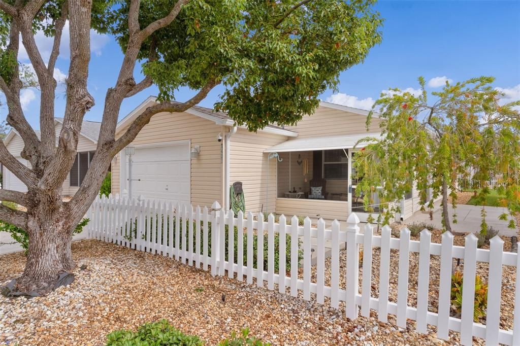 En Venta: $281,000 (2 camas, 2 baños, 1121 Pies cuadrados)