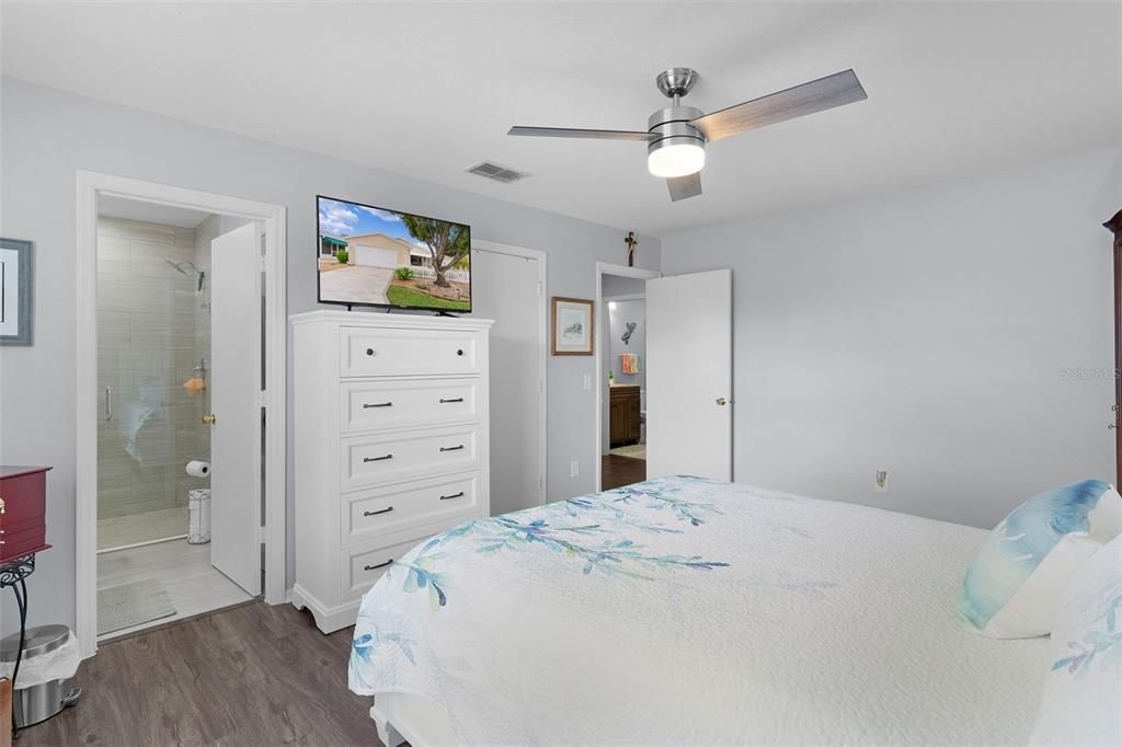 En Venta: $281,000 (2 camas, 2 baños, 1121 Pies cuadrados)