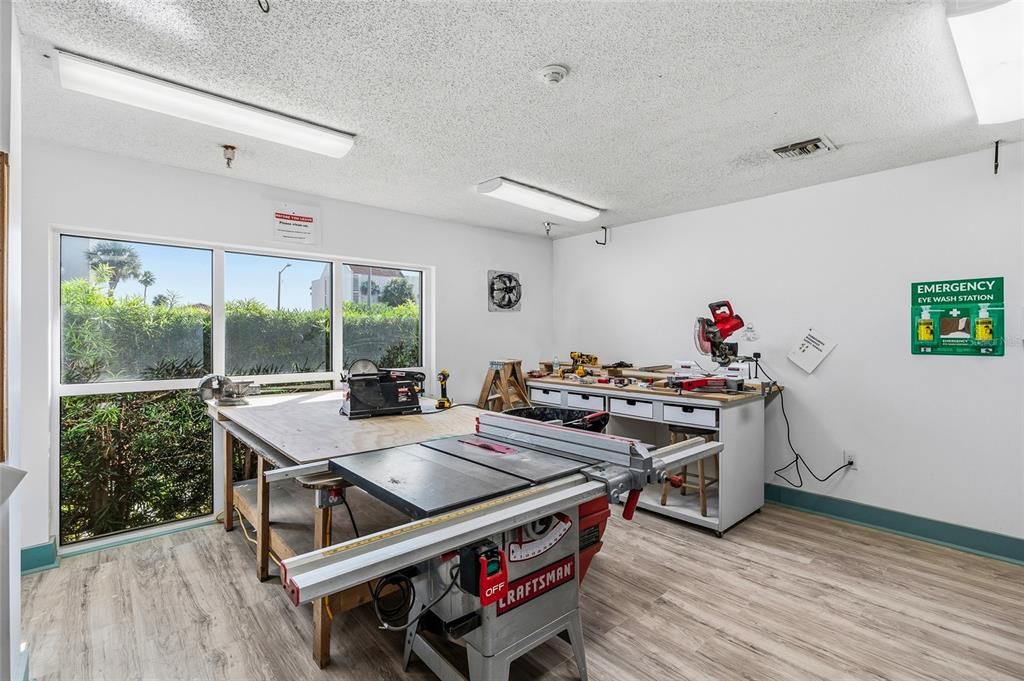 For Sale: $799,000 (2 beds, 2 baths, 1265 Square Feet)