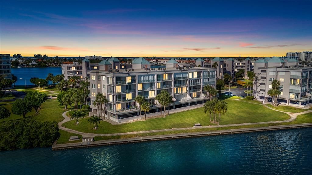 For Sale: $799,000 (2 beds, 2 baths, 1265 Square Feet)