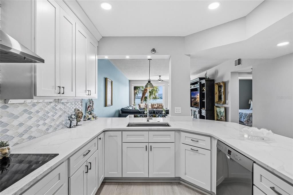 For Sale: $799,000 (2 beds, 2 baths, 1265 Square Feet)