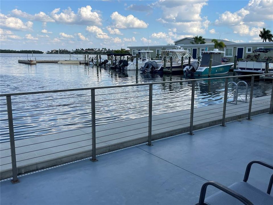 For Sale: $100,000 (2 beds, 1 baths, 736 Square Feet)