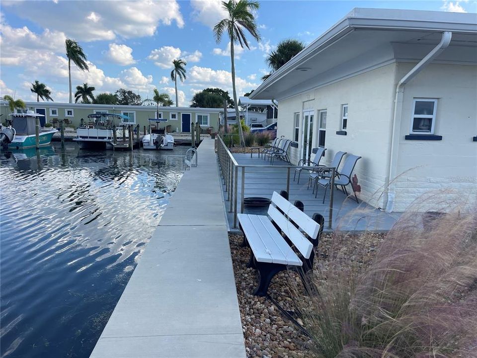 For Sale: $100,000 (2 beds, 1 baths, 736 Square Feet)