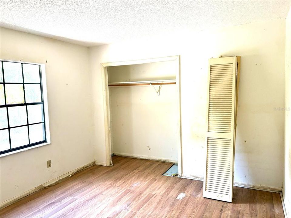 For Sale: $419,000 (4 beds, 2 baths, 1740 Square Feet)