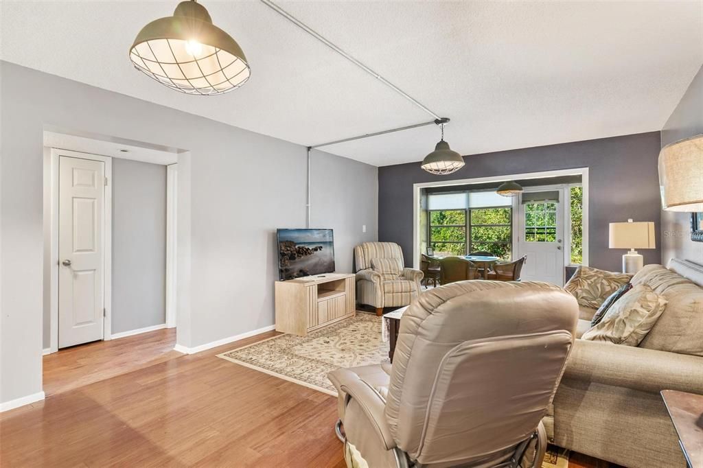 En Venta: $275,000 (3 camas, 2 baños, 1209 Pies cuadrados)