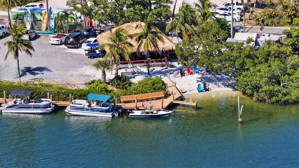 На продажу: $3,200,000 (0.39 acres)