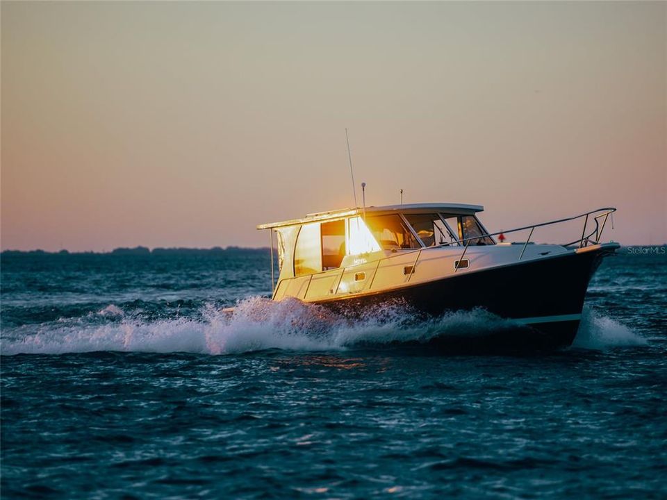 На продажу: $3,200,000 (0.39 acres)