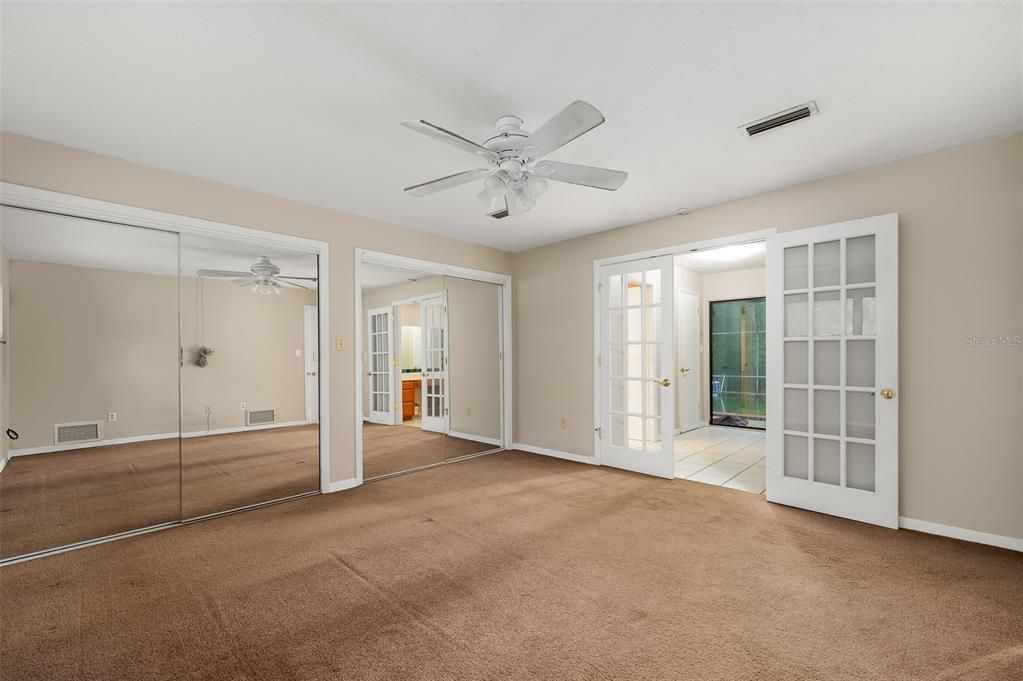 For Sale: $450,000 (4 beds, 2 baths, 2539 Square Feet)