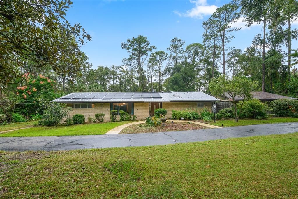 For Sale: $450,000 (4 beds, 2 baths, 2539 Square Feet)