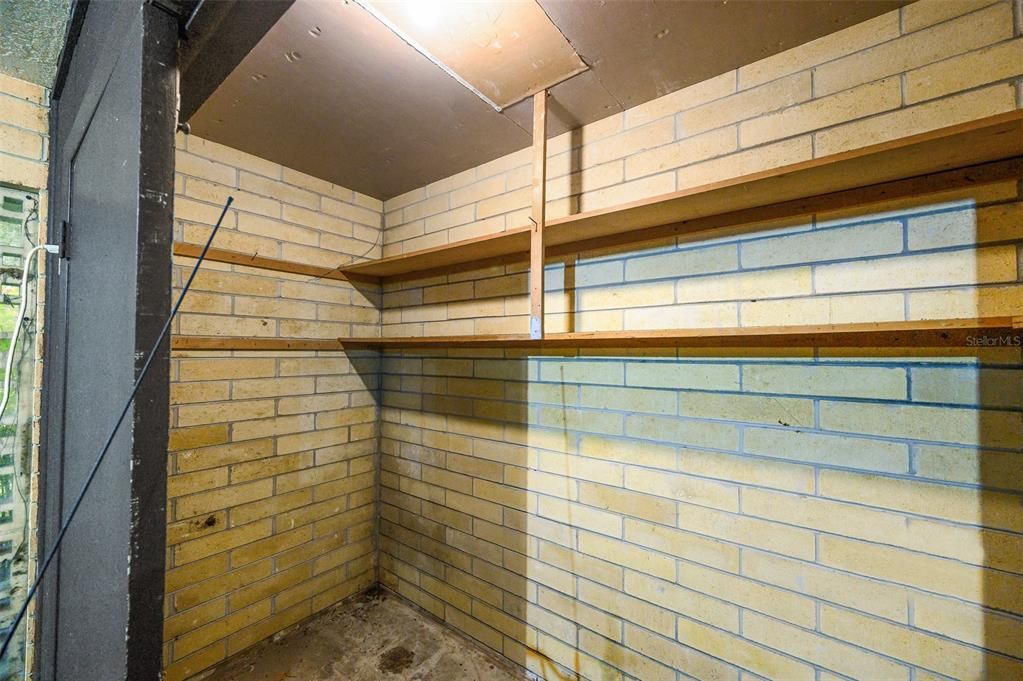 For Sale: $450,000 (4 beds, 2 baths, 2539 Square Feet)