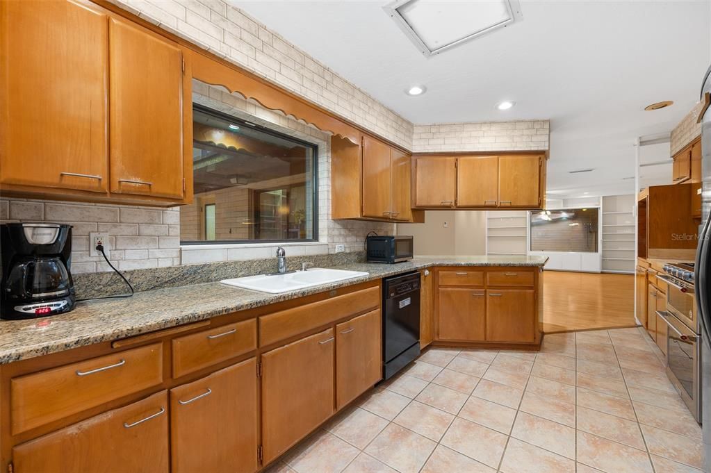 For Sale: $450,000 (4 beds, 2 baths, 2539 Square Feet)