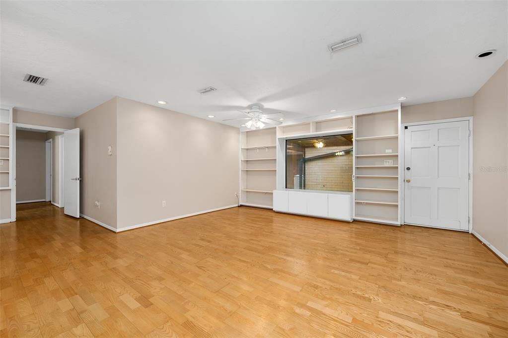 For Sale: $450,000 (4 beds, 2 baths, 2539 Square Feet)