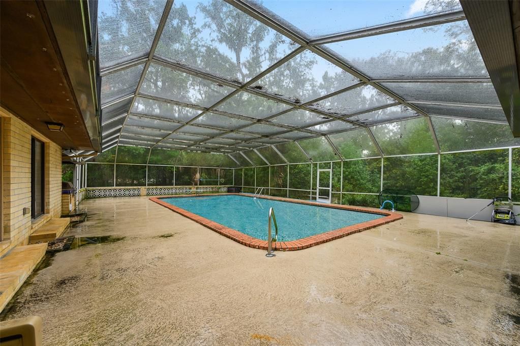 For Sale: $450,000 (4 beds, 2 baths, 2539 Square Feet)