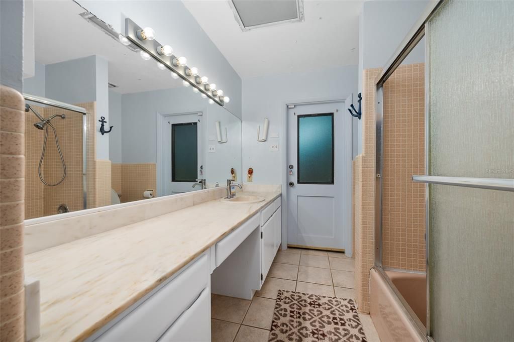 For Sale: $450,000 (4 beds, 2 baths, 2539 Square Feet)