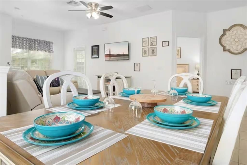 For Sale: $340,000 (3 beds, 2 baths, 1427 Square Feet)