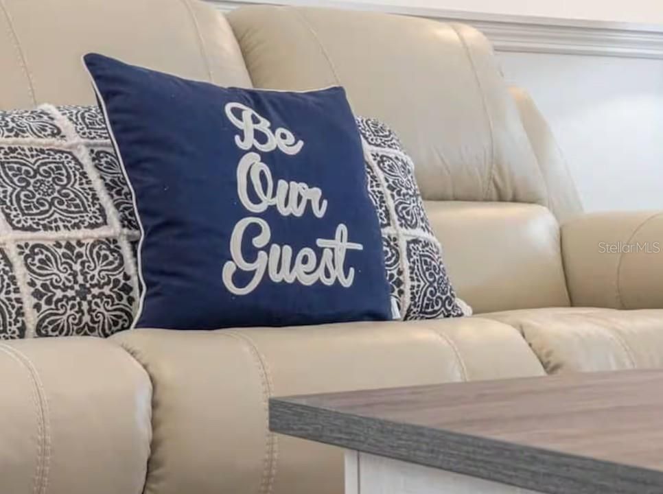 For Sale: $340,000 (3 beds, 2 baths, 1427 Square Feet)