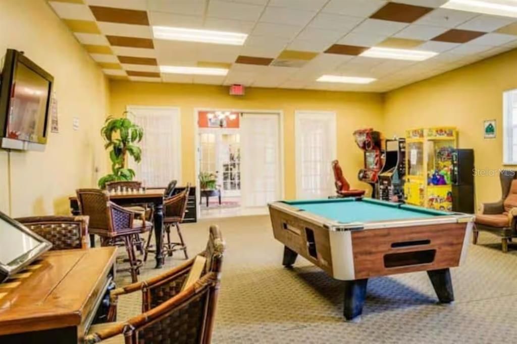 For Sale: $340,000 (3 beds, 2 baths, 1427 Square Feet)