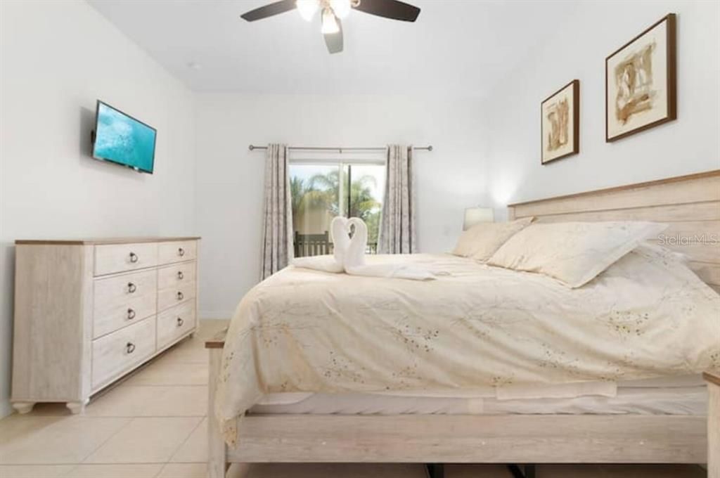 For Sale: $340,000 (3 beds, 2 baths, 1427 Square Feet)