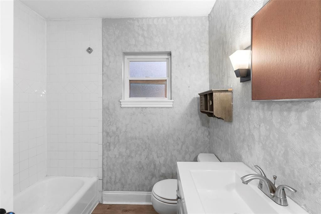 На продажу: $199,900 (3 спален, 2 ванн, 1509 Квадратных фут)